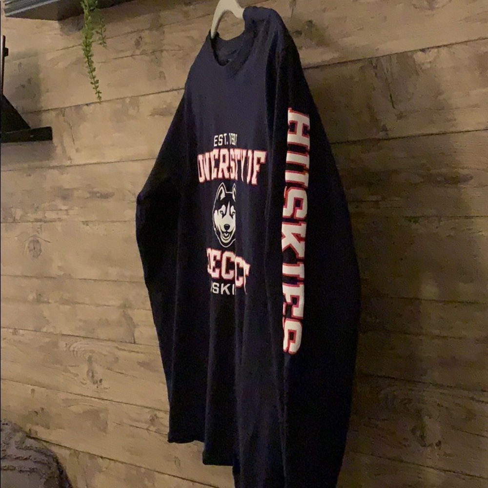 UCONN long sleeve